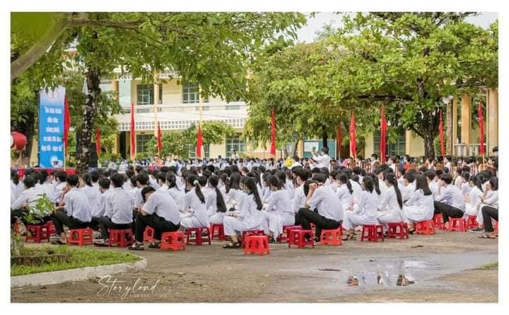 Trường THPT Huỳnh Thúc Kháng chuẩn bị các điều kiện cơ bản cho  Khai giảng năm học mới 2022 – 2023