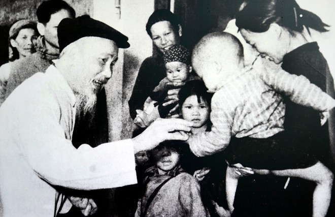 Tư tưởng, đạo đức Hồ Chí Minh về ăn Tết, đón Xuân  và chăm lo Tết cho người nghèo